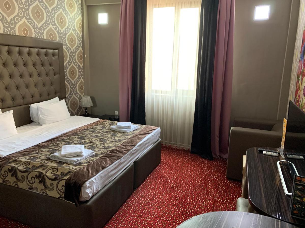 Deluxe Plaza Almatı