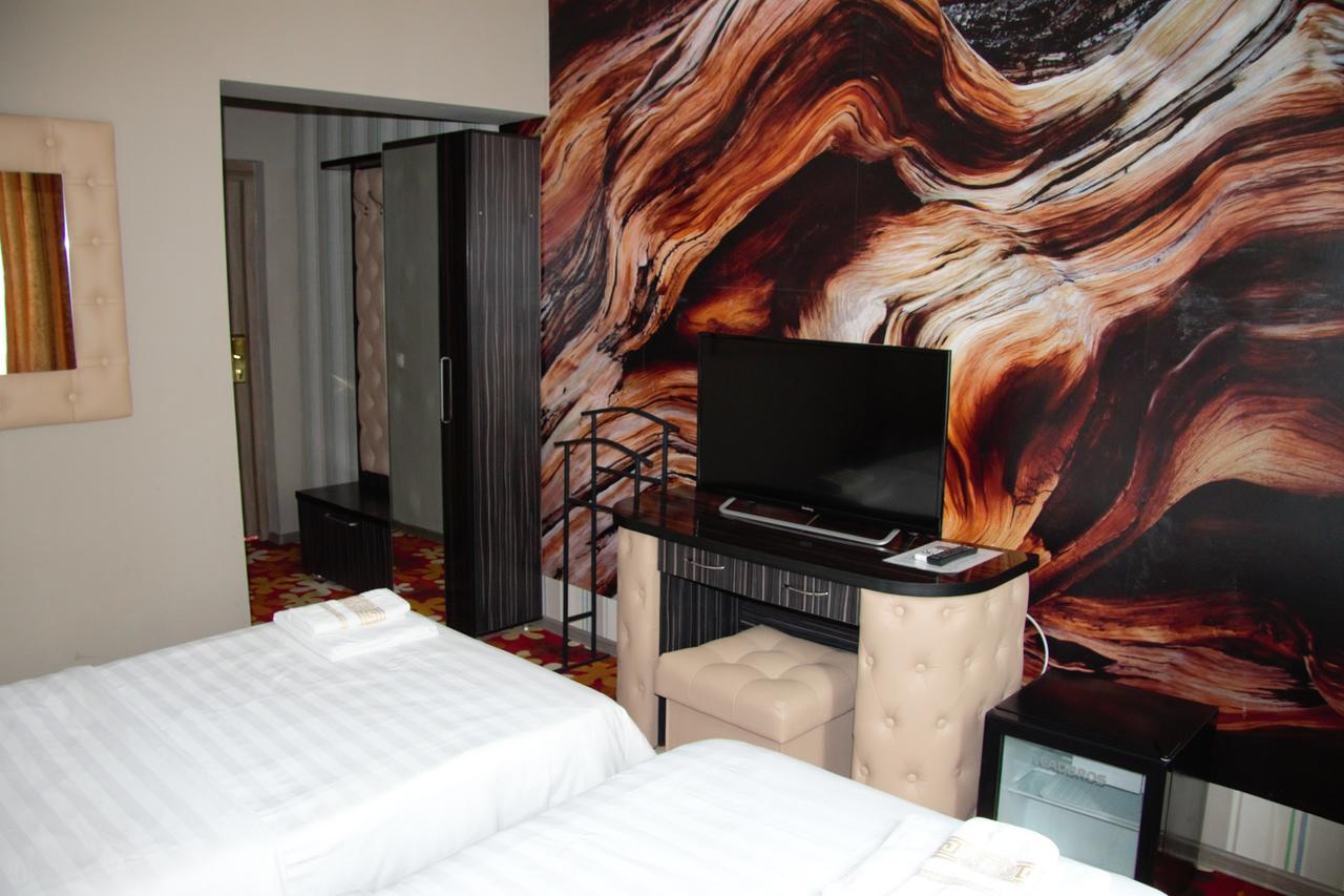 Deluxe Plaza Otel 3*